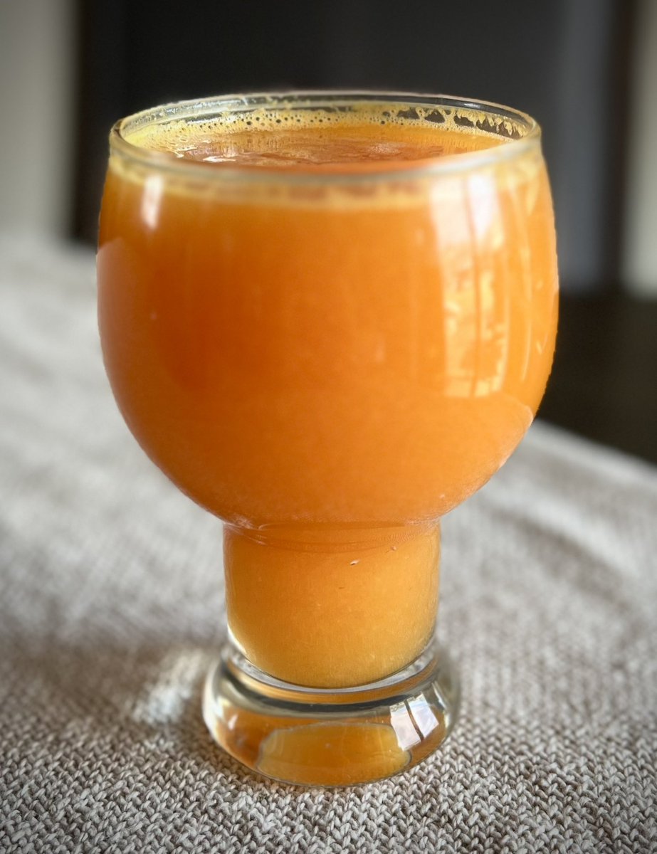 RwVgnAdvice's tweet image. These Khasab dates are one of the oldest varieties and went perfect with my fresh organic Cara Cara orange juice this morning 🍊🌴

Living raw vegan is high vibes! 🌈✨ 

#RawVegan #PlantBased #HighVibes #HealthyLiving #KhasabDates #CaraCaraOrange