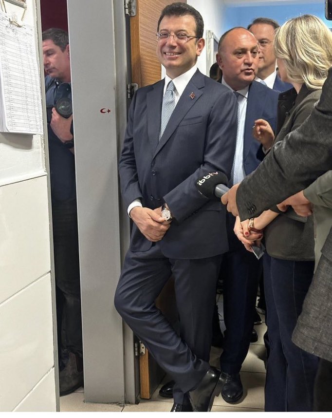 Gençliğimiz var,
Haydi sıva kolları!

Kurtuluş yok tek başına; 
YA HEP BERABER, YA HİÇ BİRİMİZ...

<a href="/herkesicinCHP/">CHP 🇹🇷</a>  <a href="/ekrem_imamoglu/">Ekrem İmamoğlu</a>