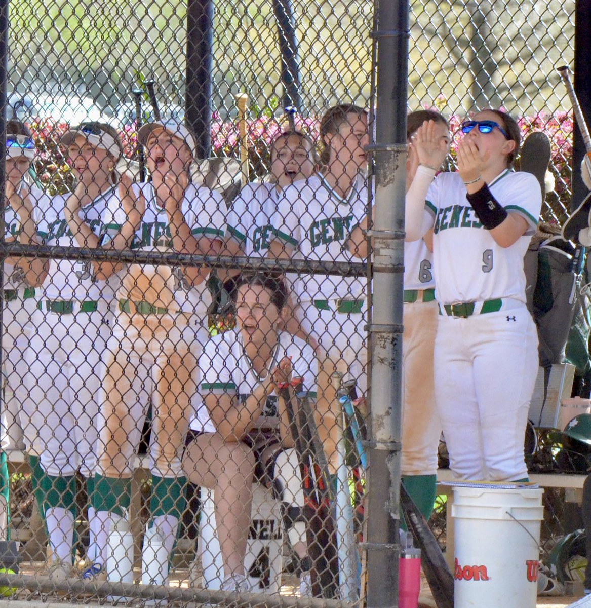 EmSnell4's tweet image. 3 weeks post surgery and this kid chooses a 15 hr car ride to support her high school teammates in Gulf Shores.  Proud of you @aksnell04