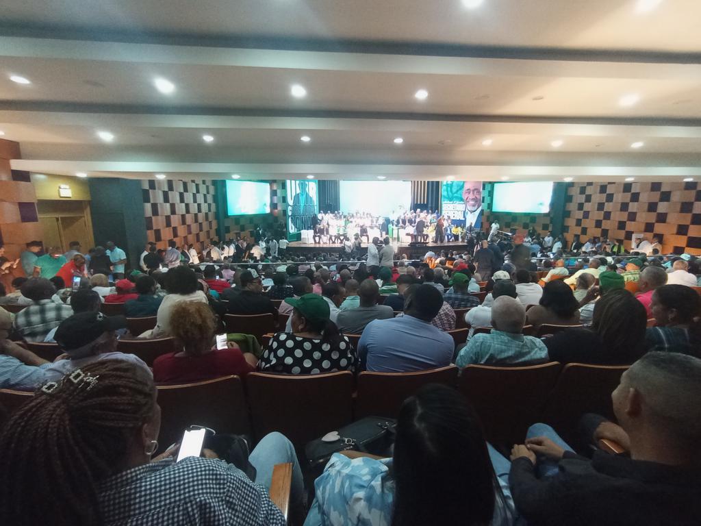 luisomarcaceres's tweet image. Peñita propone reforzar el funcionamiento interno de @FPcomunica con sistemas de evaluación y dirección colectiva para garantizar cumplimiento y orden. #Unir #Consolidar #Ganar #leonel #peñita #fuerzadelpueblo