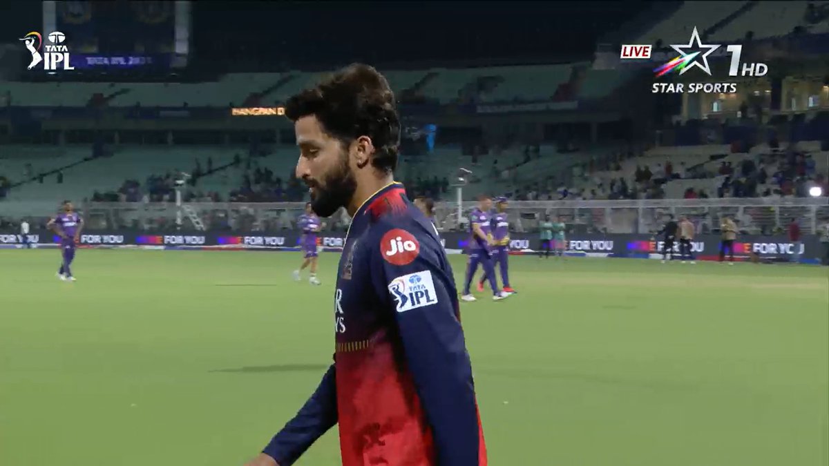 CricCrazyJohns's tweet photo. Rajat Patidar said "I don't mind giving runs, Suyash is our main wicket taking bowler so I backed him". (Against Russell) https://t.co/69hIMFeBGN