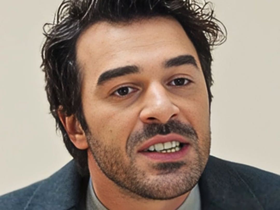 «Quando Guzide ha scoperto le intenzioni del suo ex marito verso i figli, ha cercato in ogni modo di dissuaderlo.» Tarik ha messo sul tavolo una proposta chiara: sarebbe tornato sui suoi passi solo se Guzide gli avesse concesso il divorzio e avesse licenziato l’avvocato Elmas.