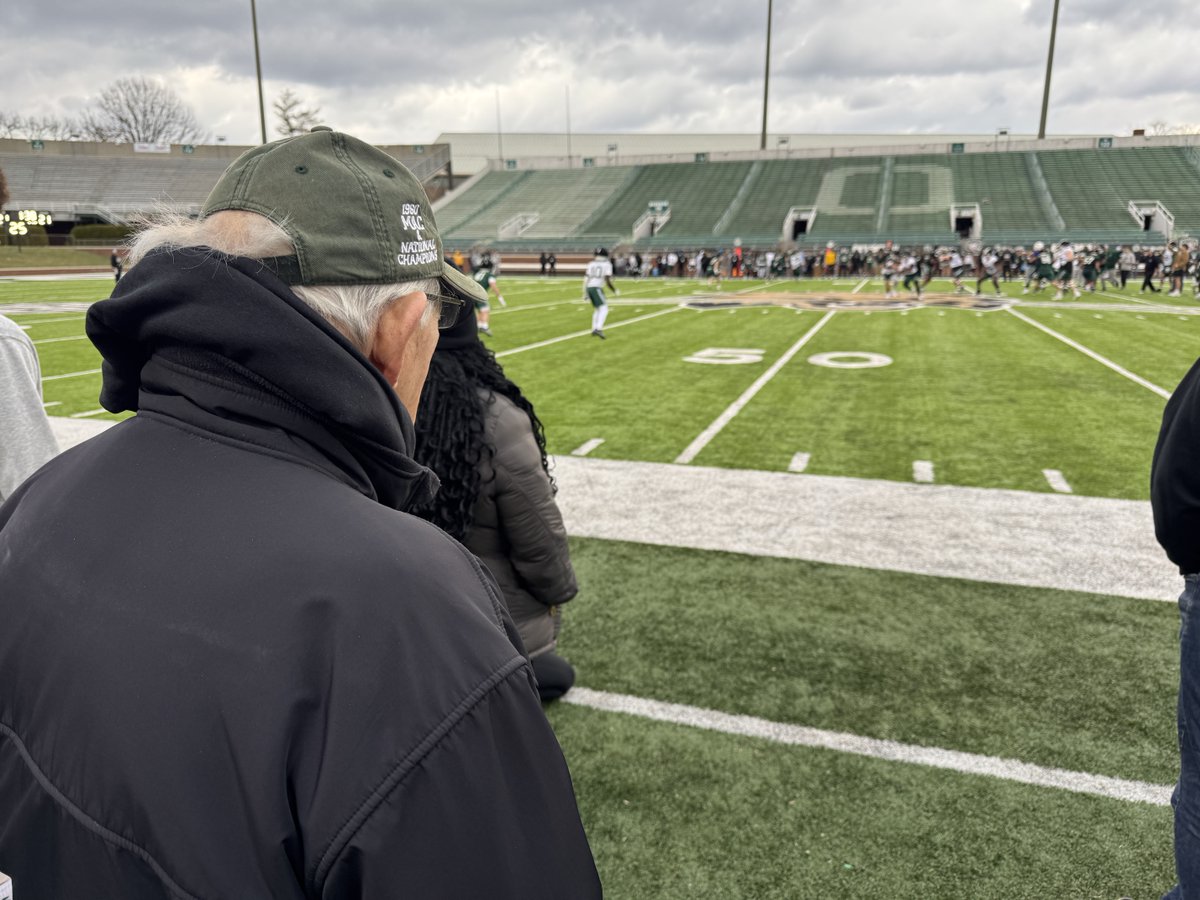 Thank you to Jim "Moose" Massarelli, who played on the 1960 National Championship team, for joining us at practice on Saturday. 

#OUohyeah