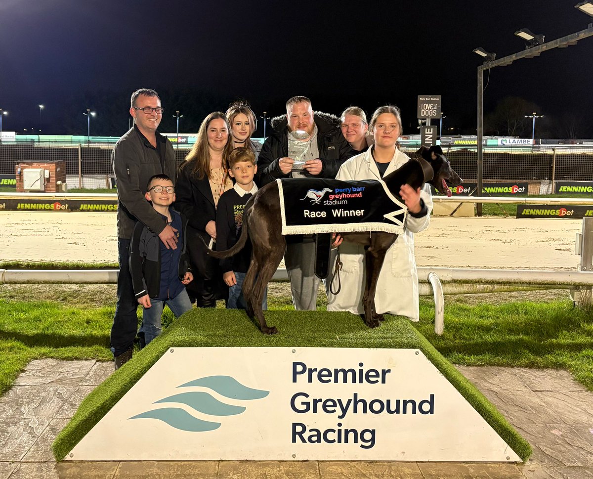 DunstallDogs's tweet photo. Congratulations to AERO FISH on winning ARENA RACING COMPANY STANDARD DIV 2 @perrybarr stadium 👏🏻👏🏻👏🏻.

Trained by Richie Taberner (Monm)
Owned by Aero Racing Syndicate . https://t.co/lMqk8pNCik