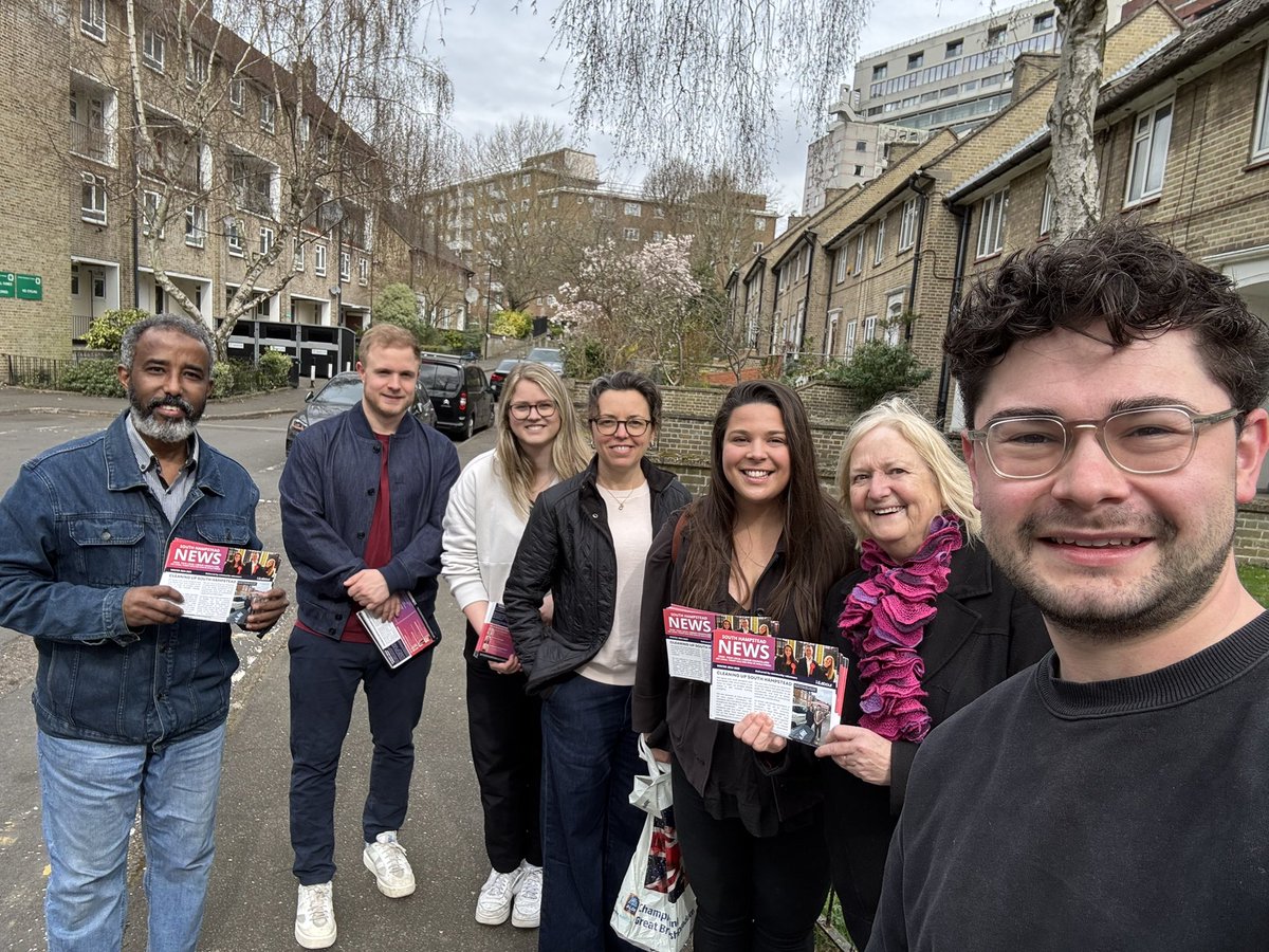 We had 👍🏾 day talking to #southhampstead residents and had a lot of positive feedback.
<a href="/CamdenLabour/">Camden Labour 🌹</a> out and about all year round. If you need any support spk to your local Cllrs.
#CamdenLabour 
<a href="/izzyjengalenga/">Izzy Lenga</a> #labourdoorstep #suleimanosman