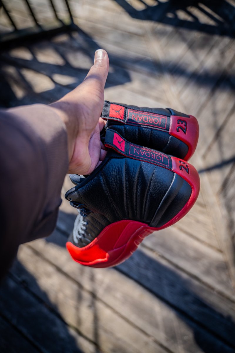 KingKongFresh00's tweet photo. 🤧 Can never go wrong with a pair of Flu Game 12’s… 🤧 The Black &amp; Red icon that just keeps being iconic. 🤌🏾🤌🏾. #wearyourkicks #kotd #flugame12 https://t.co/EgD1xN7Brv