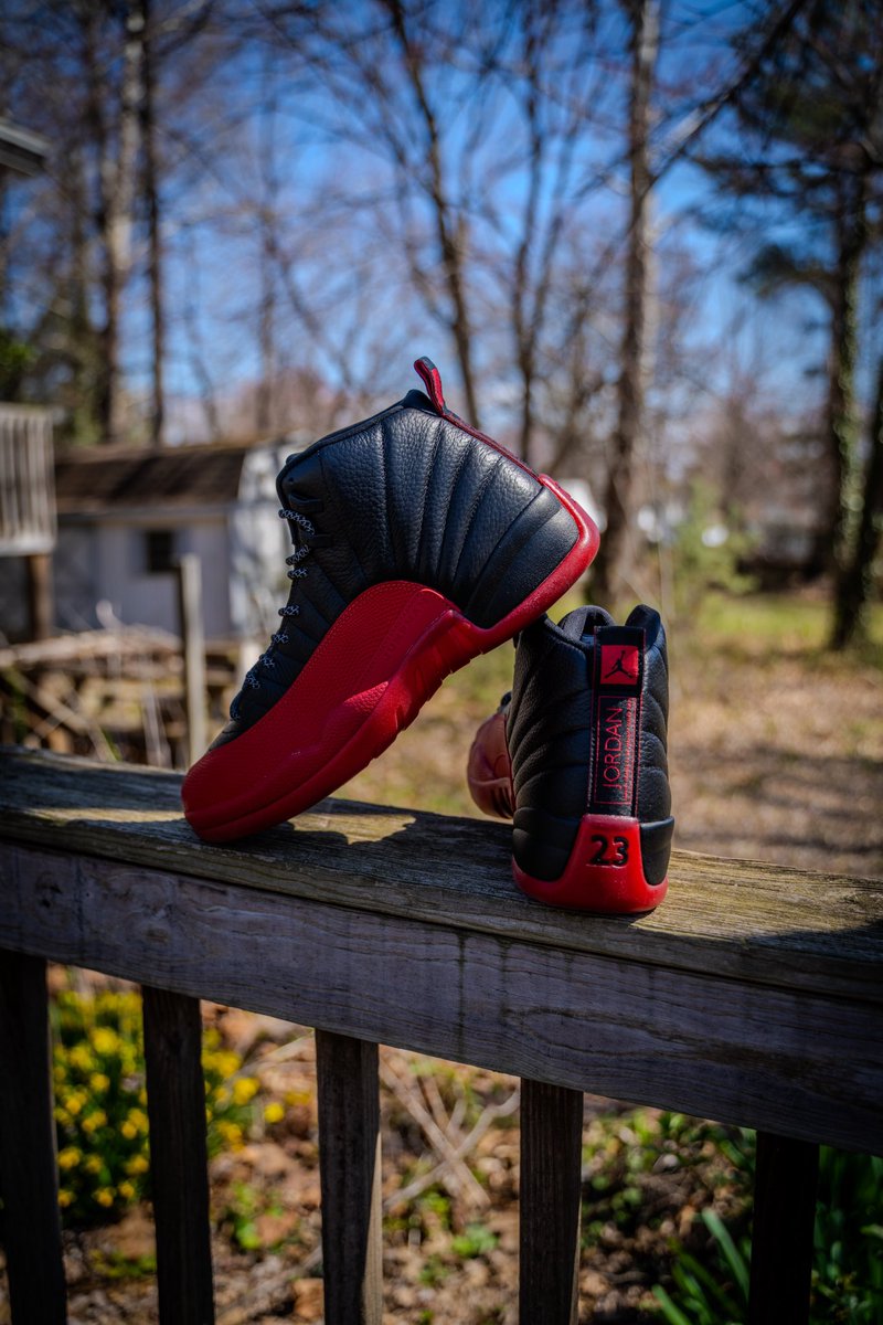 KingKongFresh00's tweet photo. 🤧 Can never go wrong with a pair of Flu Game 12’s… 🤧 The Black &amp; Red icon that just keeps being iconic. 🤌🏾🤌🏾. #wearyourkicks #kotd #flugame12 https://t.co/EgD1xN7Brv