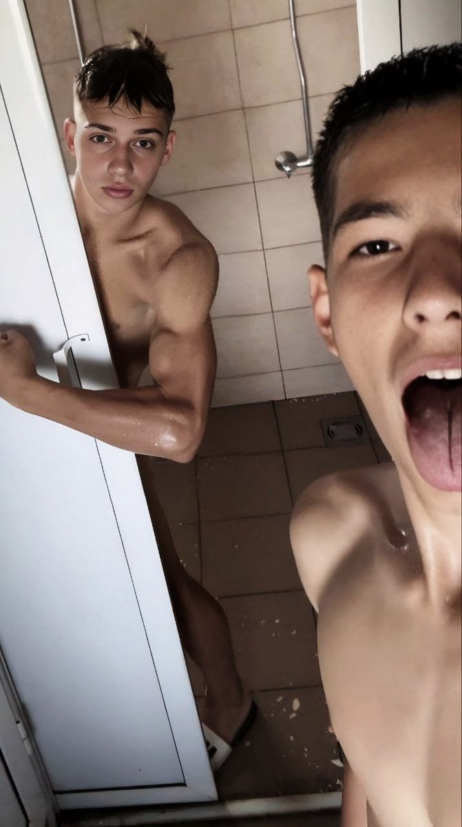 aiocuteboy's tweet photo. Oops I did it again 😂😂😂 https://t.co/4jusX6eX74
