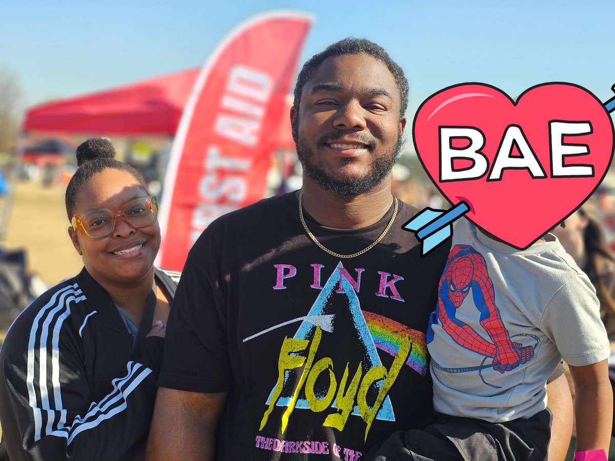 1SDK_'s tweet image. Me and mine 🫡
(Covered my child’s face cause I’d hate to have to beat one of yall the fuck up for playing with my seed)