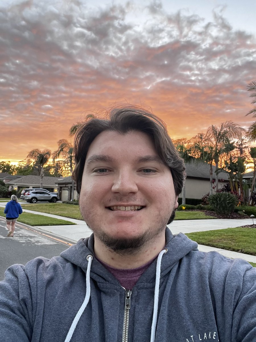 Puff1n_yeet's tweet image. My name is Evan, I’m a hard surface prop/weapon artist trying to break into the industry. I was apart of the Project Titan team also for the cliff top biome.
#WhatAGameDevLooksLike