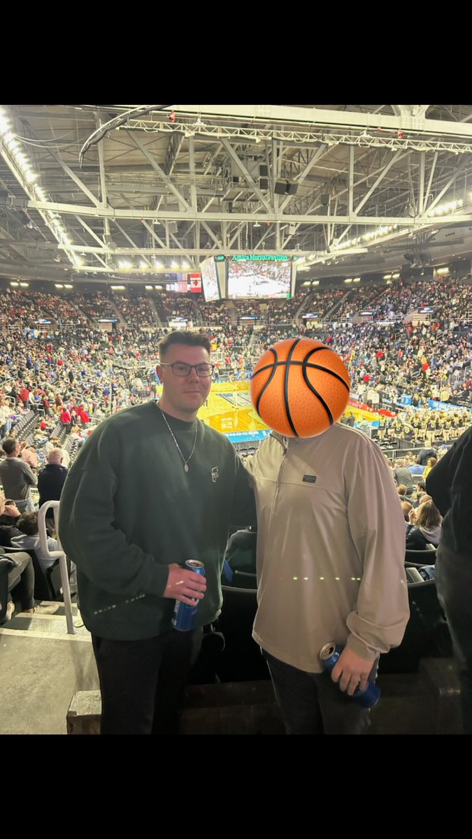 Deely32's tweet image. Was great to finally meet up with @CollegeBallpick at the RD of 32 in Providence. Great Capper that I’ve been following for awhile now.