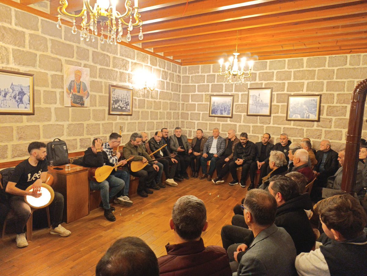 ArslanYuksel06's tweet photo. Ankara Seymenler Kulübü Derneğinin düzenlemiş olduğu iftar yemeğine katıldık.
Nazik davetlerinden dolayı Dernek Başkanı Sayın Şerafettin Demir’e ve kıymetli yönetimine şükranlarımı sunuyorum.

“ASALET BİR ALTIN İDİ PUL OLDU
TÜRLÜ TÜRLÜ BEDENLERE ÇUL OLDU
İMANIN YOLU KESEDEN GEÇELİ
KİMİ PULA KİMİ KULA KUL OLDU.”