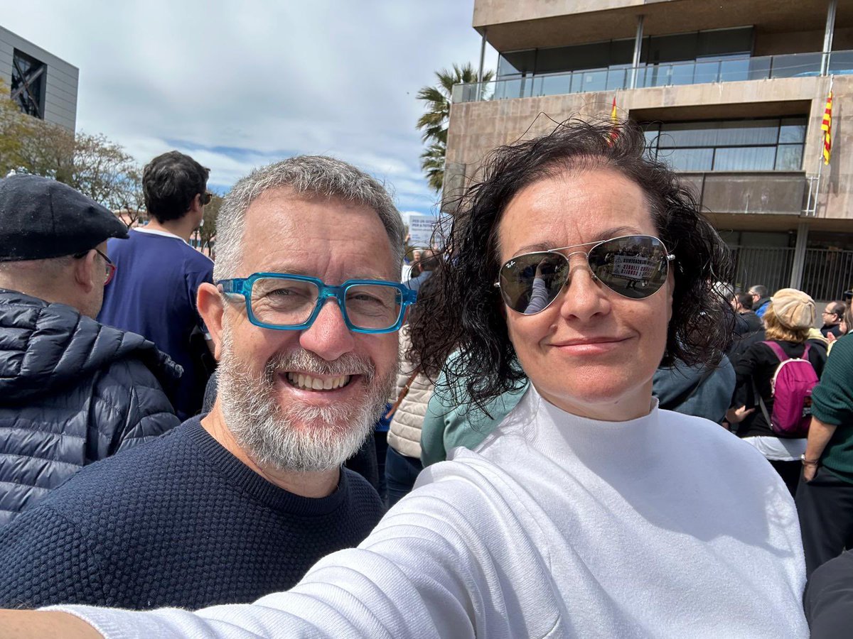 solanell's tweet photo. Avui fèiem goig tots junts donant suport a la Plataforma @dignitatavies per un servei digne per a tothom!! https://t.co/YfARMCteMI