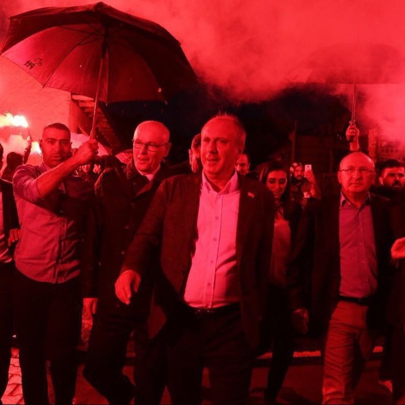 #SONDAKİKA | Muharrem İnce, Saraçhane'ye giriş yaptı.