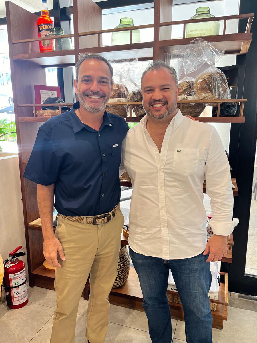 SEDE Quintana Roo (@sedeqroo) on Twitter photo ¡Fortaleciendo alianzas!
El Secretario de Desarrollo Económico, <a href="/paulcarrillo/">jhon p carrillo silv</a>, se reunió con Dr. Guillermo Zamora, Director de Enlace Político de la Secretaría de Relaciones Exteriores, ¡Fortaleciendo alianzas!
El Secretario de Desarrollo Económico, <a href="/paulcarrillo/">jhon p carrillo silv</a>, se reunió con Dr. Guillermo Zamora, Director de Enlace Político de la Secretaría de Relaciones Exteriores,