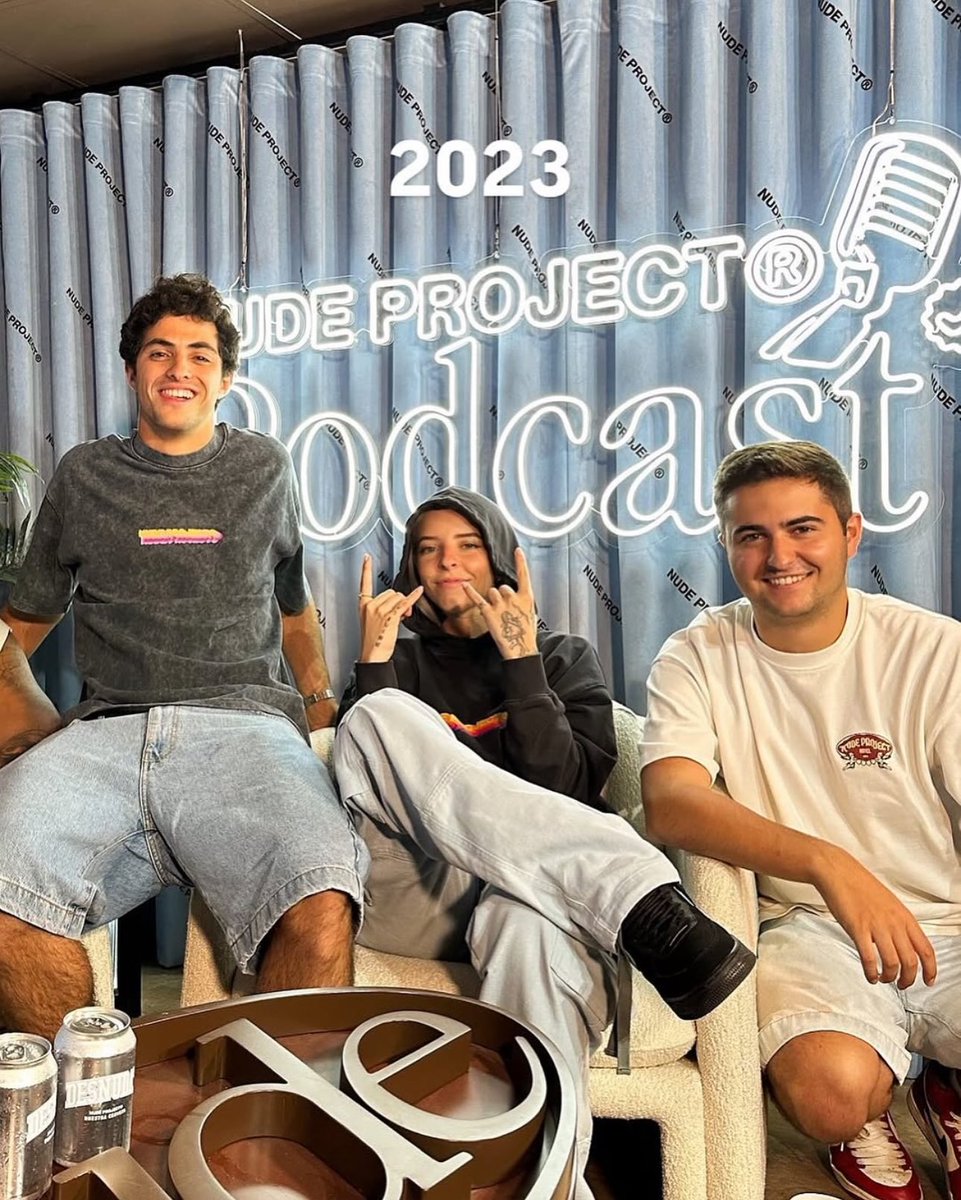 itsmikolove's tweet photo. Después de 2 años vuelve Young Miko con nude proyect podcast en donde estarán haciendo una pizza 🍕
¡No te lo puedes perder por el canal de Youtube de nude project a las 19:00 hrs. España!
#youngmiko #itsyoungmiko #nudeproject #nudeprojectpodcast https://t.co/iwrcpMA7tK