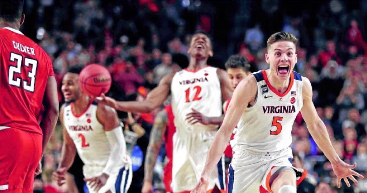 Hoos_Inc's tweet photo. 2019 was the high water mark for college athletics in America. 

The American uni system's business model is increasingly absurd. The bubble will pop. Covid exposed the rot and ideological insanity.

The sports are mercenary. Increasingly focused on online gambling.

It's over. https://t.co/GIuhYd7xqD