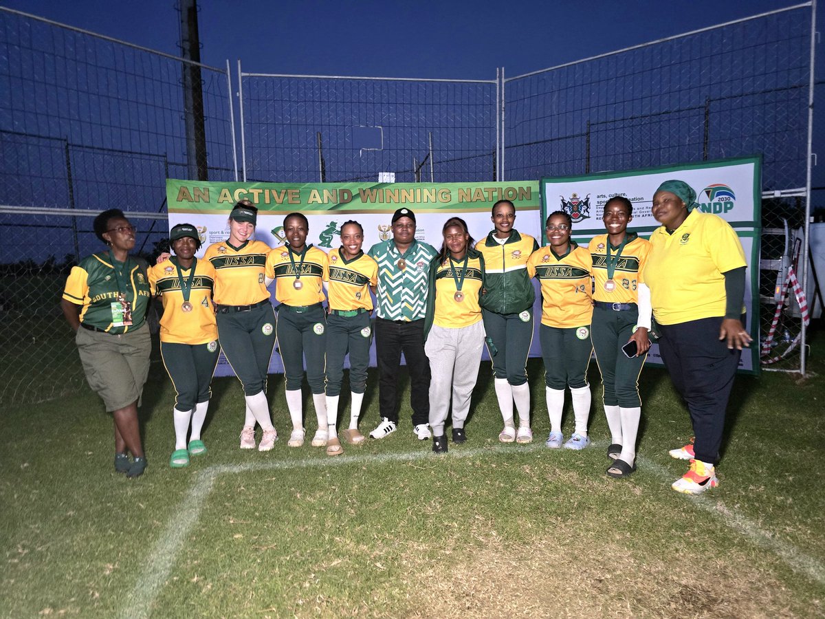 USSAstudent's tweet photo. #TeamSA Bronze medalist and national stars! 🥉🔥 Congratulations to both USSA teams on their podium finish and to the 7 players earning their national call-up! The future is bright! 🇿🇦🥎 

#USSASoftball | #UniSport https://t.co/c1ftqRGWSc