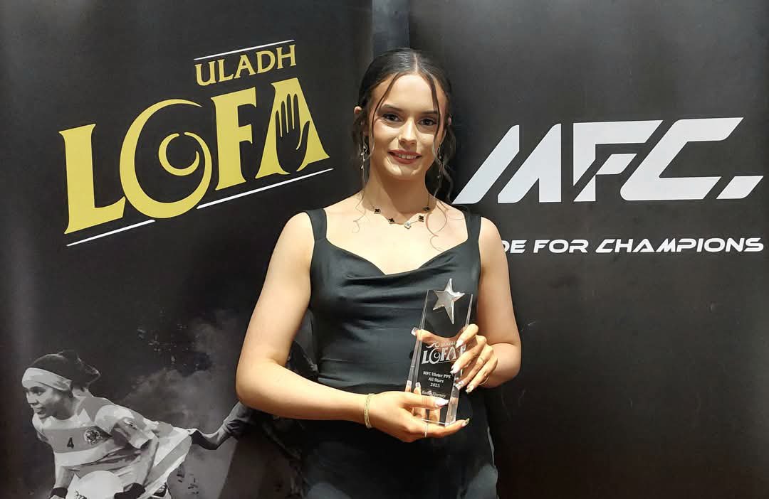 Congratulations to Katie Tierney who received her Ulster Schools All Star award last night⭐️

A massive achievement we are all so proud🖤🤍