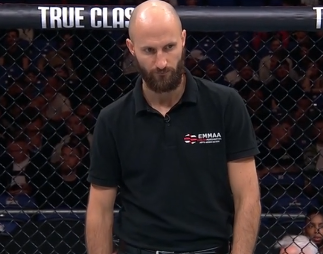 jedigoodman's tweet photo. Nice to see GC reffing today.
#UFCLondon https://t.co/qiMKSDy6SP