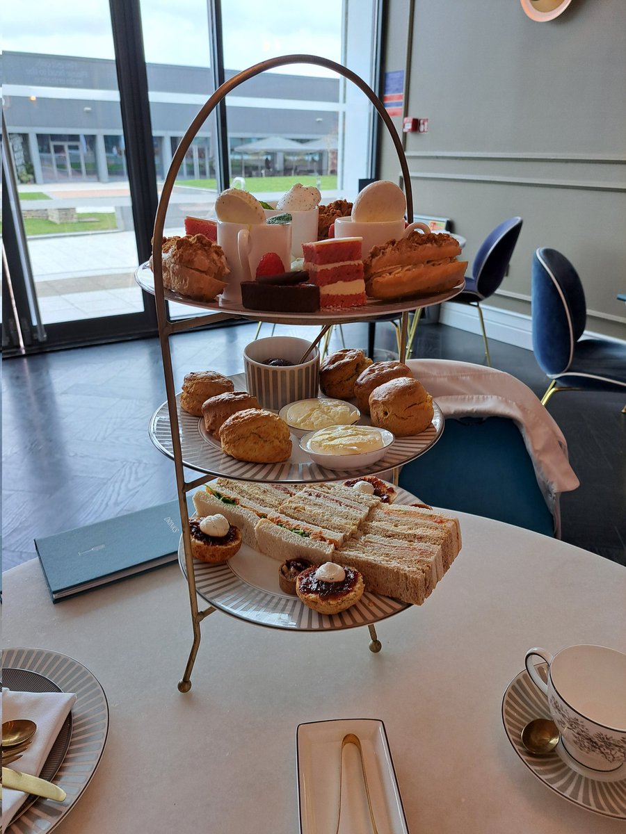 mootracy's tweet photo. @DeputyGrocott Had an early Mother's Day afternoon tea at Wedgewood with my Mum so crisps for tea! https://t.co/tTmOWvrxp6