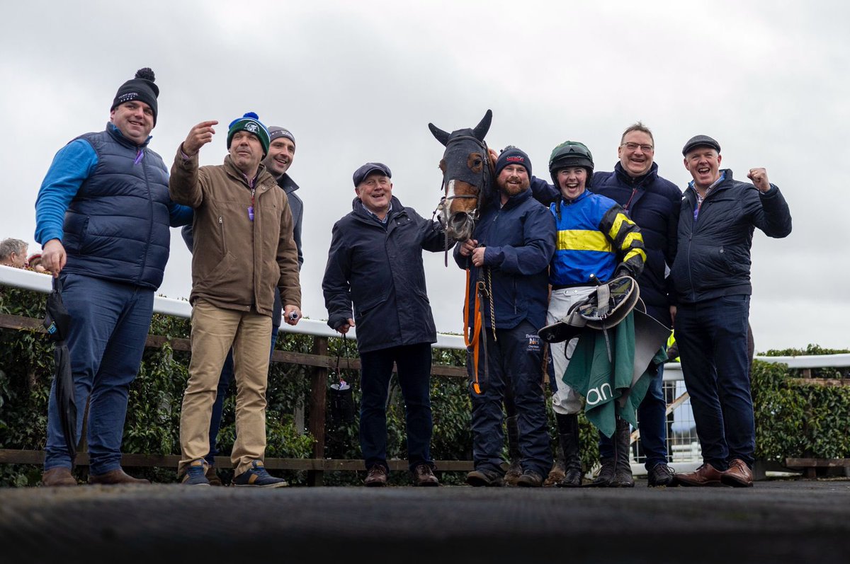 JAY PEE M takes the Kilberry Handicap Chase for the excited JPM Syndicate under Johnny Shinnick for <a href="/TOB_Racing/">Terence O’Brien Racing</a> 👏🤩