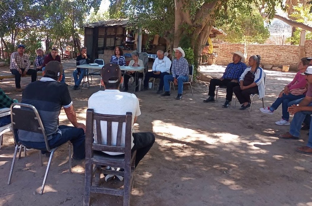 Durante la semana que está por concluir, he venido asistiendo a las reuniones de campesinos, ejidatarios del Sur del Estado y gobernadores de Rio quienes conjuntamente buscan soluciones y una decidida respuesta a sus demandas que generacionalmente han sido omitidas.