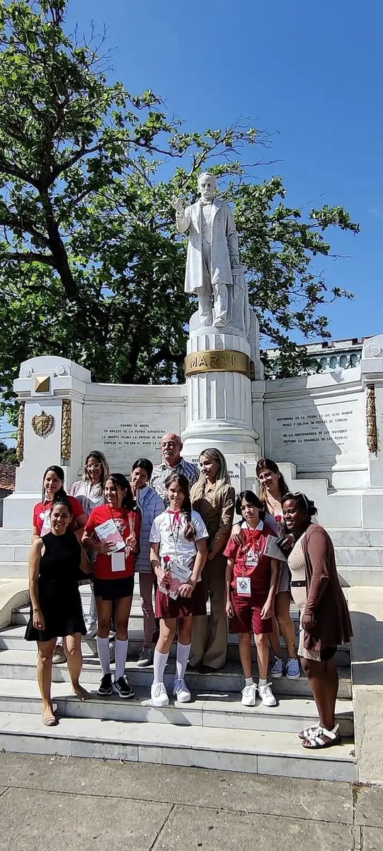 Abanderada en #PinardelRío, delegación a la Asamblea Nacional de la Oganizacion de Pioneros José Martí #CubaVencerá
#JuvenilMartiano
#UJCdeCuba ❤️🇨🇺