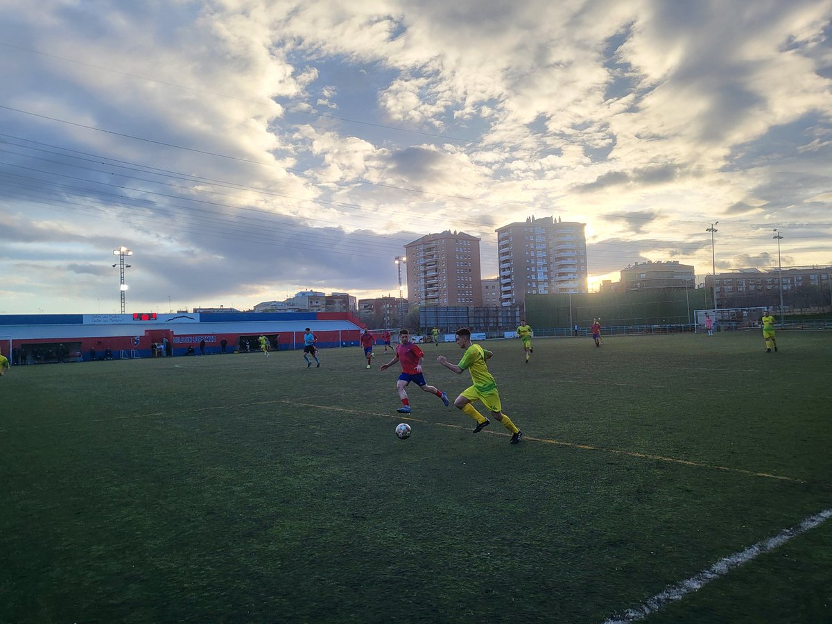 EsportsRadioRub's tweet photo. Guanya el @CEOlimpic 0 a 2 al camp del @udsanlorenzo1
@radiorubicat #RubiCity #Rubiesports @christianlr93 #3cat7 https://t.co/K0dxCYRorZ