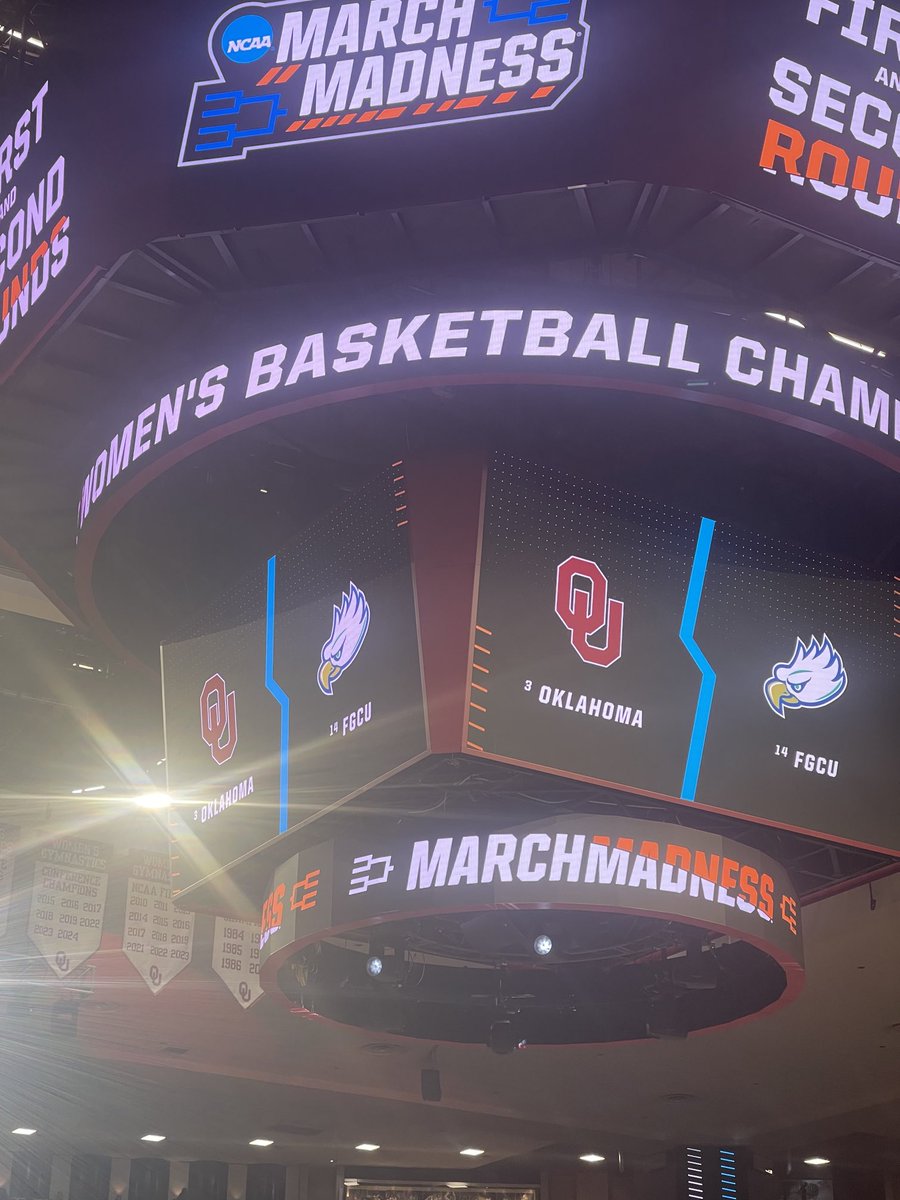 In the house for ⁦<a href="/OU_WBBall/">Oklahoma Basketball</a>⁩ ⁦<a href="/MarchMadnessWBB/">NCAA March Madness</a>⁩ ⁦<a href="/TotNevaeh/">Nevaeh Tot</a>⁩