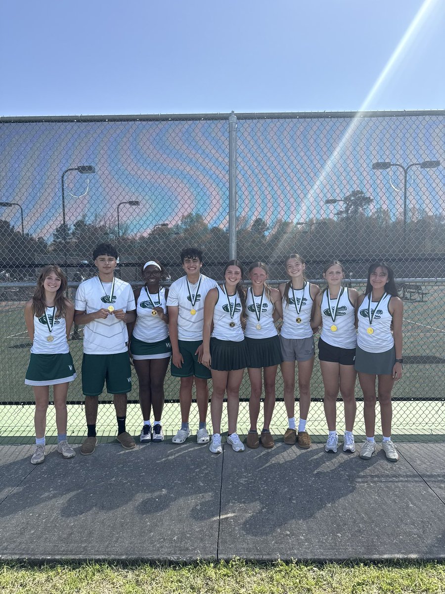 Congratulations to these Gators for medaling at the Livingston Varsity tournament!!🎾🐊🎾🐊#CHOMP #GatorPride
AGS: 🥈Eloise
BGS: 🥇 Lillian
BBS: 🥇 Julian
AGD: 🥈 Allison/Amanda
BGD: 🥇 Khloe/Adelynn
MXD: 🥇 Max/Jayla