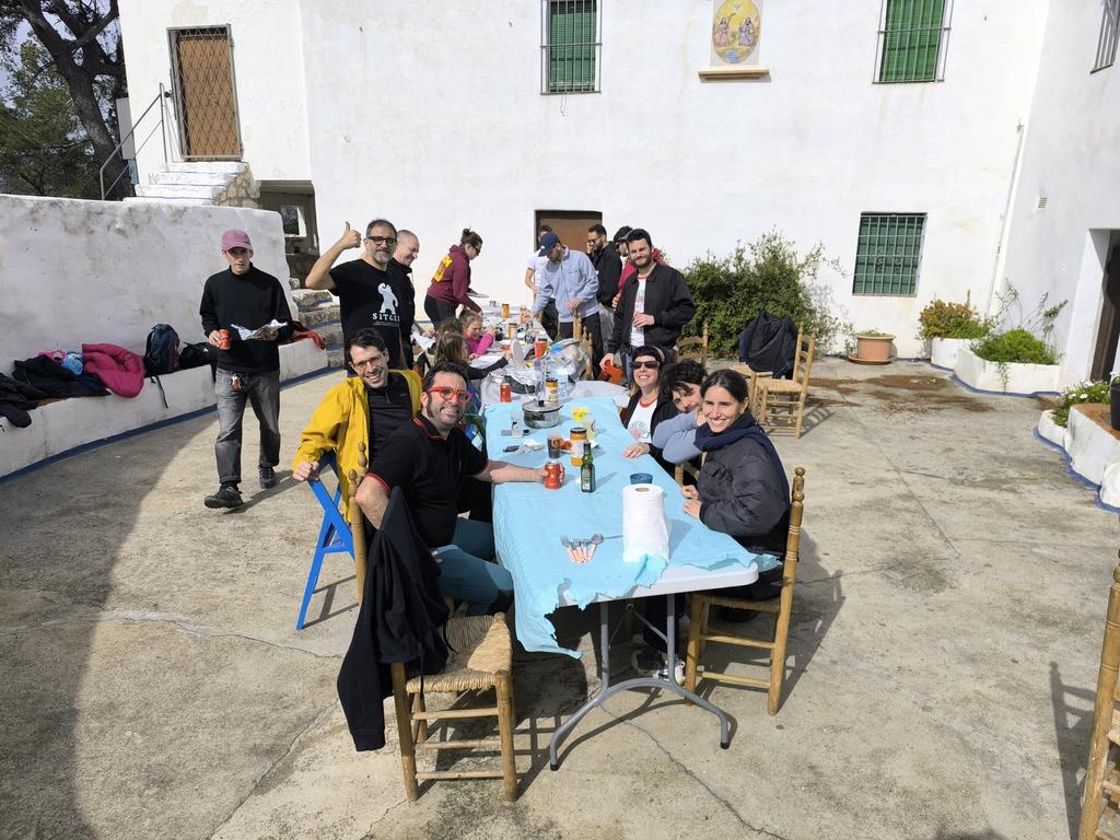 Carregant piles amb les companyes de l'<a href="/ateneusitges/">Ateneu Popular de Sitges</a>. Imprescindibles i necessàries sempre!