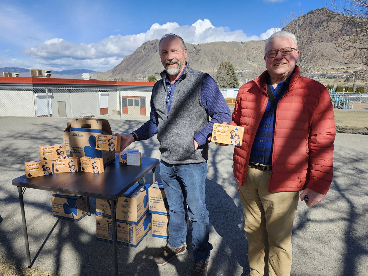 WardStamer's tweet photo. GIRL GUIDE COOKIES!!
I built up a big hunger, going door to door, getting signatures on our petition to #StopBill7
If you're in Valleyview, stop by Ralph Bell School and get a box or 2 of cookies --- they're there until 2pm
#Kamloops https://t.co/eOjjZGqfNp