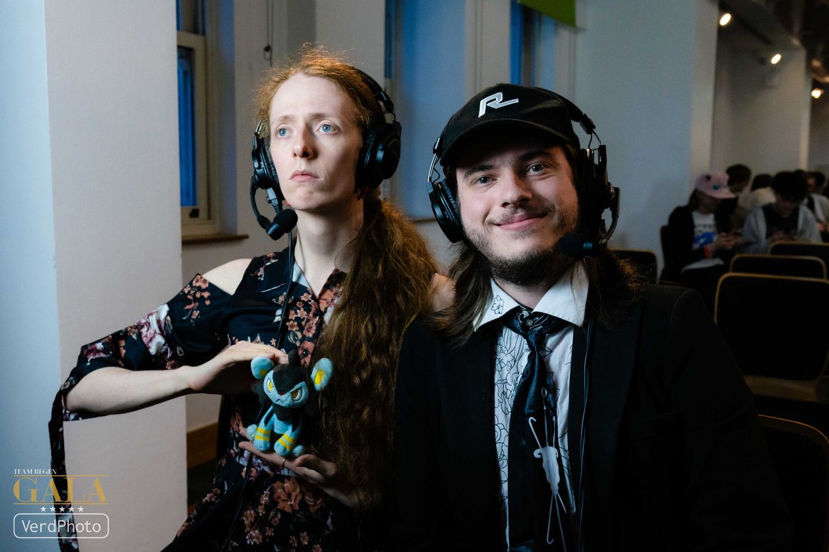 Team Regen (@teamregengg) on Twitter photo 128 players down to just 8 - your Top 8 LIVE at Gala begins now!
<a href="/livlaughluxray/">Olivia Foxwell</a> and <a href="/M_R_SLAP/">M.R SLAP |🎙️ 🔜❓</a> are here to take you through the first half of the electric sets we have coming up! 128 players down to just 8 - your Top 8 LIVE at Gala begins now!
<a href="/livlaughluxray/">Olivia Foxwell</a> and <a href="/M_R_SLAP/">M.R SLAP |🎙️ 🔜❓</a> are here to take you through the first half of the electric sets we have coming up!