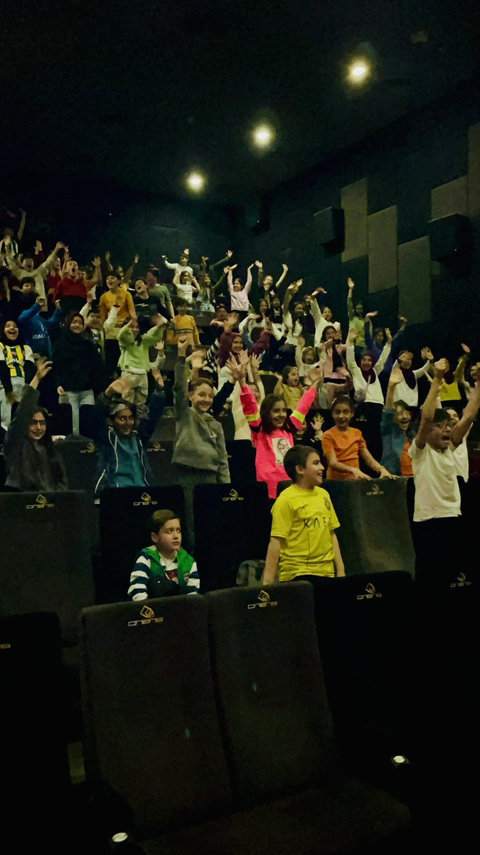 muzafferyurttas's tweet photo. Sırr Kudüs Macerası filmini bugün 300 çocuğumuzla birlikte seyrettik. Güzel bir programdı. Emeği geçenlere ve katkı verenlere teşekkürler. https://t.co/DGyDS8fzZz