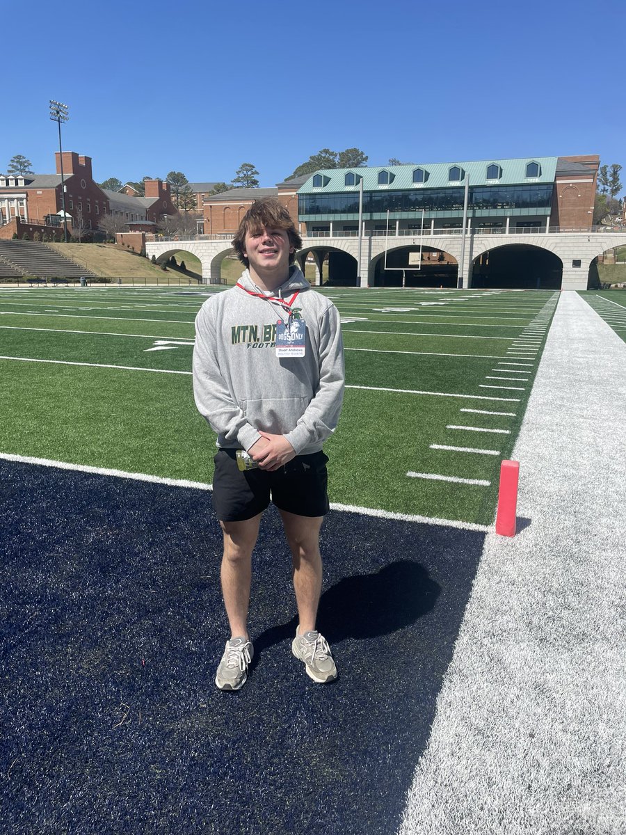 stuart_DC1's tweet image. Had fun catching up with @RickyTurner19 and @TheChozenHump!
@RecruitMtnBrook @MtnBrookFTBL @AL6AFootball @T_Zielenske5 @HallTechSports1
#GoBulldogs