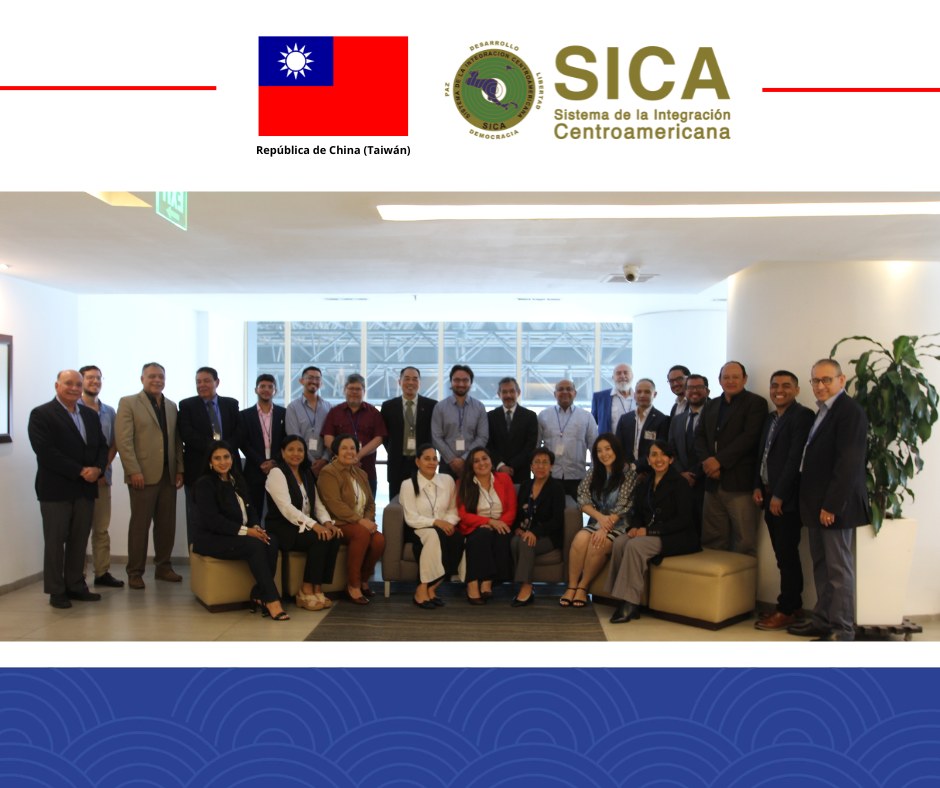 CCADSICA's tweet photo. En el marco del Proyecto “Promoviendo la gestión de riesgo climático y la reducción de emisiones de carbono en la región SICA”, un proyecto coordinado por la CCAD y en articulación con #FOCARD/APS-SICA, recientemente se llevo a cabo un taller preparatorio con el apoyo de la Cooperación de la República de China (Taiwán) en Ciudad de Guatemala, Guatemala.
El taller contó con la participación del equipo de expertos de la Cooperación Taiwan ICDF en SICA que presentaron practicas relacionadas con el monitoreo del agua y la gestión del agua potable y saneamiento en China (Taiwán).
🔗👉 Más detalles: https://t.co/Ofv0m3an5t
@Taiwan_Sica