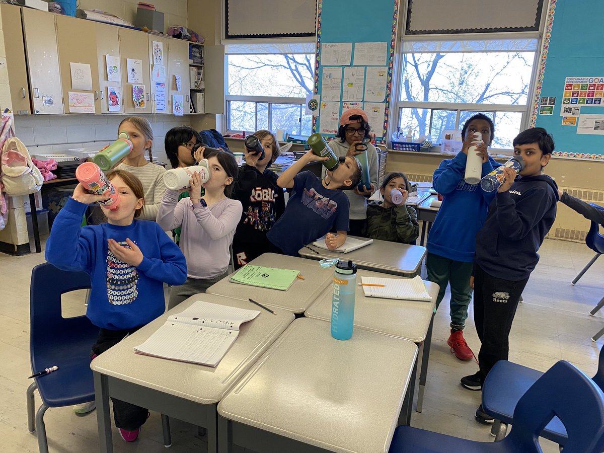 The Great Gulp <a href="/GeorgeKennedyPS/">George Kennedy P.S.</a> ! #GreatGulp Mme Schofields grade 4s taking their gulp!
