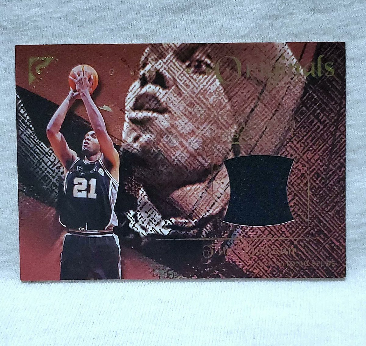 thriftx3's tweet photo. 🏷️ Free Shipping! 🏷️
Get the 2000-01 Topps Gallery Originals Jerseys #GO29 Tim Duncan MEM Spurs card now!
🔥 Buy here: https://t.co/49w3TgQBJt
🔥 Limited stock—act fast!
#thriftx3 #eBaySeller #CardCollector #SportsCards #NBA #Spurs #TimDuncan #GameUsed https://t.co/KHNKCT3b6i