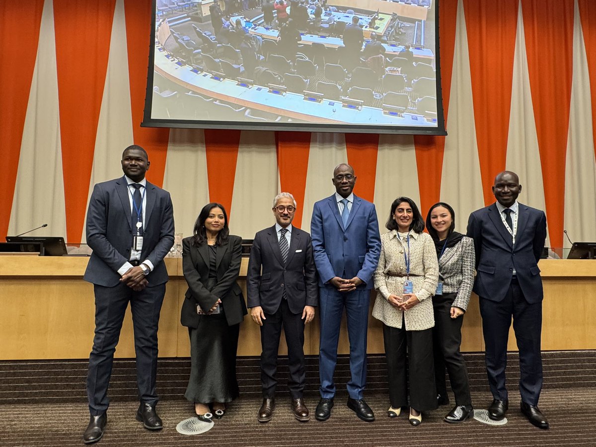 ShaimaGargash's tweet photo. For over nine months, the UAE & Senegal have engaged in global consultations on water challenges as we prepare to co-host the 2026 UN Water Conference. On #WorldWaterDay, we call on everyone to join us in accelerating #SDG6—ensuring clean water and sanitation for all.

#UNWaterConference #WaterForAll