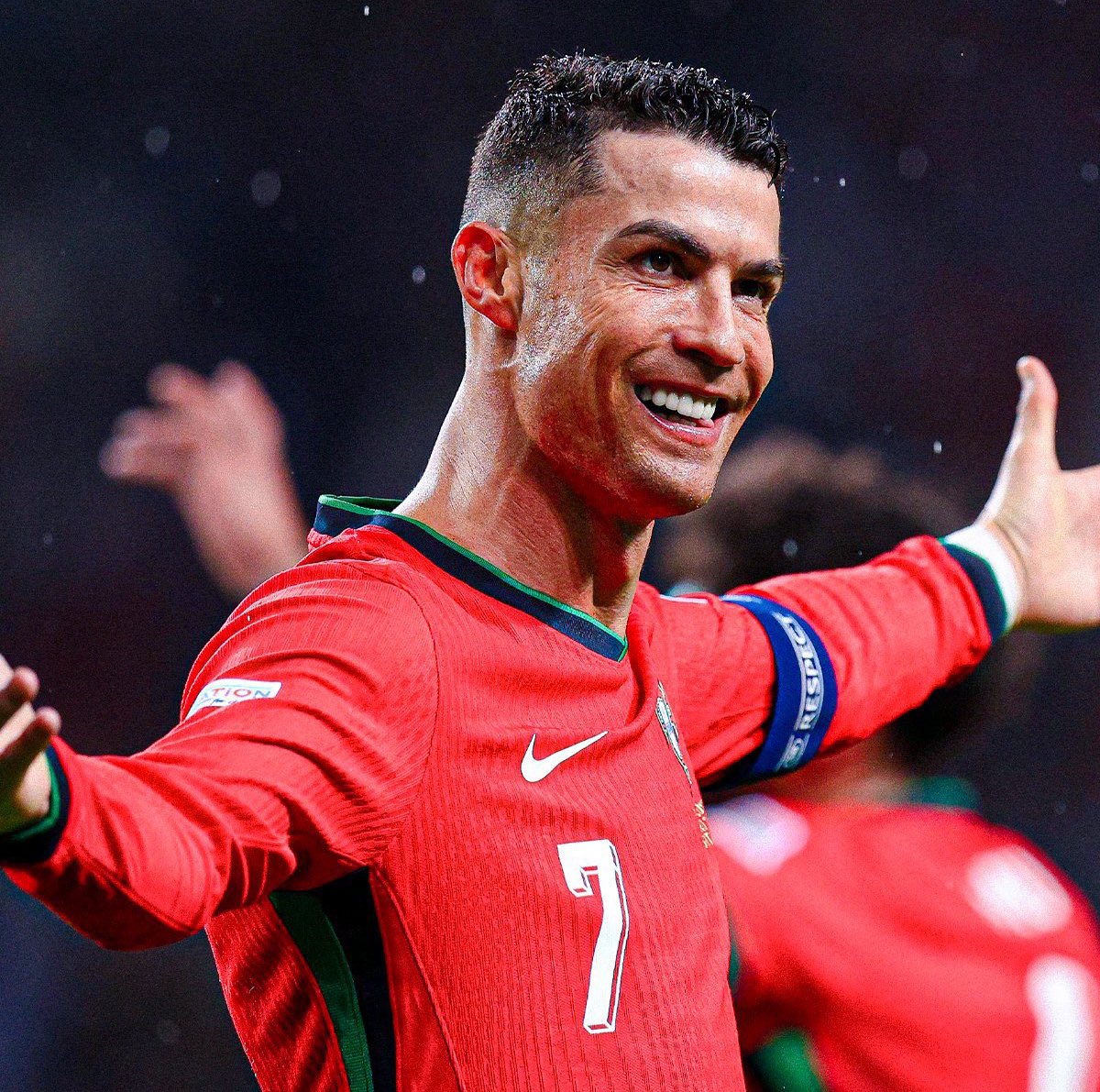 🚨 Cristiano Ronaldo: “It’s not about me scoring… I only want Portugal to win. If we win and I don't play, I'll sign it down”.

“I only focus on defending my country’s badge until I die, as always. I’d be happy if we win tomorrow and another teammate scores!”.