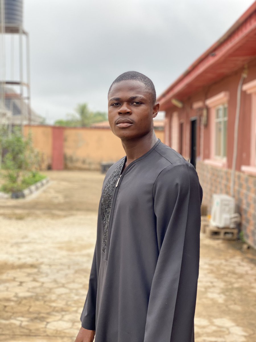 TÈMÏ-TheSÇÏON🤴🏾 tweet media