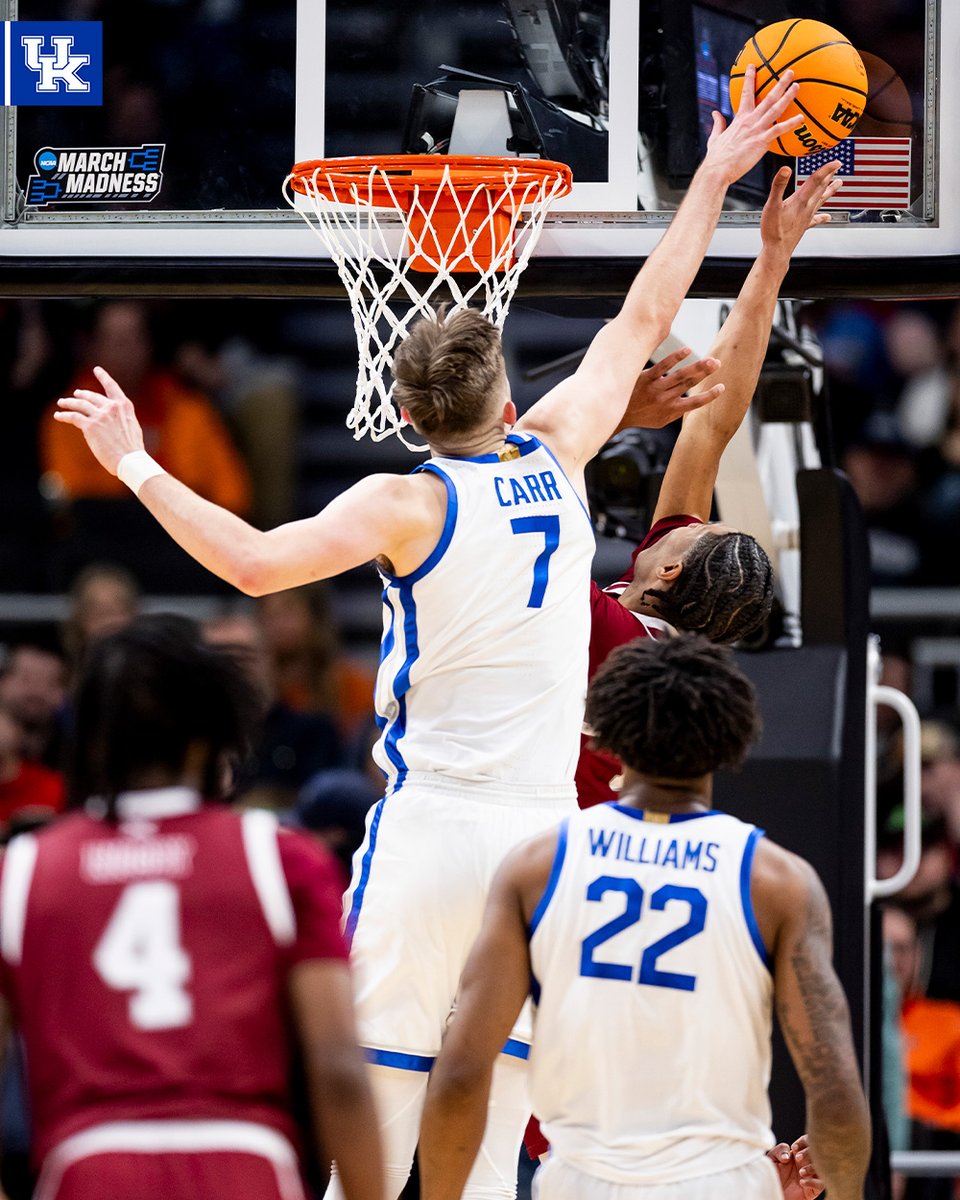 Kentucky Men’s Basketball (@kentuckymbb) on Twitter photo Offense and defense from <a href="/apc_andrew/">Andrew Carr</a> 👌🙅♂️
13 PTS (5-7 FG, 2-3 3FG) | 3 AST | 3 BLK | 2 REB Offense and defense from <a href="/apc_andrew/">Andrew Carr</a> 👌🙅♂️
13 PTS (5-7 FG, 2-3 3FG) | 3 AST | 3 BLK | 2 REB