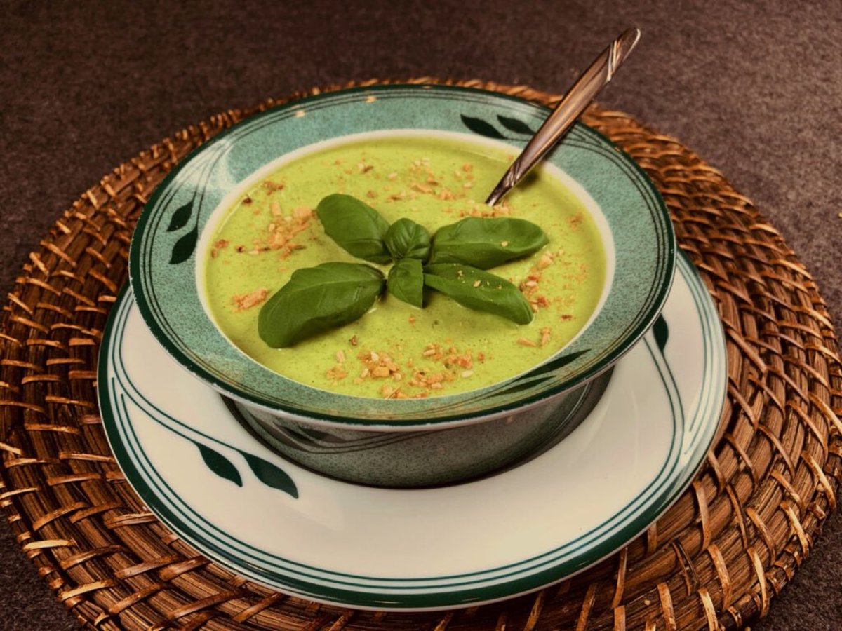 GGoodtaste's tweet image. Creamed Broccoli Soup is so creamy that it’s hard to convince tasters that it has #nodairy - great as a #WeLoveBroccoliDay side - inspired by a @dreenaburton recipe it is easy, healthy and delicious - find our version of the #recipe in the comments