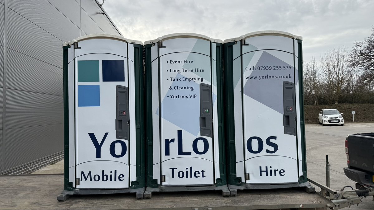 JSGraphixx's tweet image. @yorloos finding different ways to #advertise 👌 Here we have the  very first lot of #portaloo #wraps 💪 These will #certainly #standout from the #crowd at #events 

If you are interested give them a ☎️