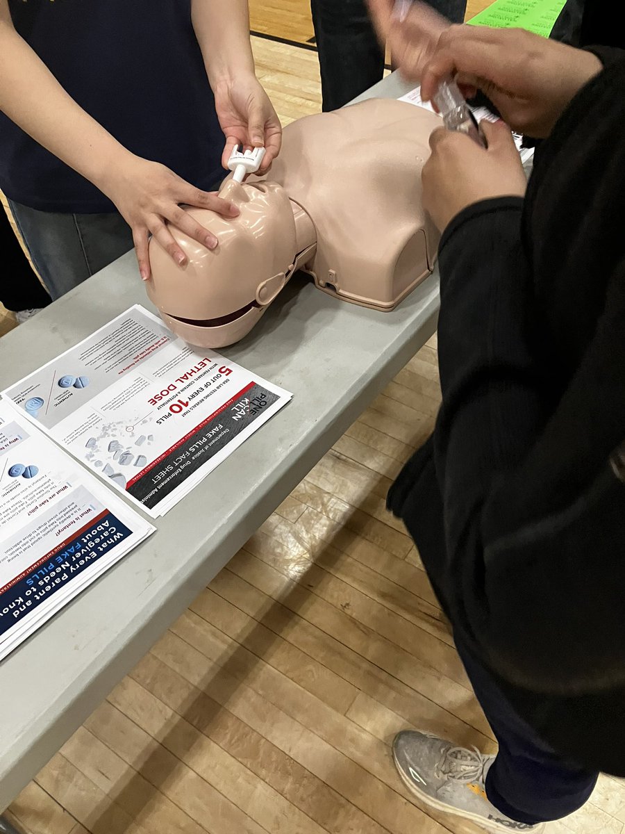 Lorraine Kelley-Quon, MD, MSHS, FACS, FAAP (@lkelley_quon) on Twitter photo Yesterday we trained an ENTIRE senior class how to recognize an #opioid #overdose & give #Narcan. Thank you to <a href="/CommunityHeal17/">Los Angeles Community Health Project</a> & <a href="/IASatUSC/">Institute for Addiction Science at USC</a> for proving free #Narcan for >350 students. And biggest of thanks to our <a href="/ChildrensLA/">Children's Hospital LA</a> and <a href="/KECKSchool_USC/">Keck School of Medicine of USC</a> volunteers! Yesterday we trained an ENTIRE senior class how to recognize an #opioid #overdose & give #Narcan. Thank you to <a href="/CommunityHeal17/">Los Angeles Community Health Project</a> & <a href="/IASatUSC/">Institute for Addiction Science at USC</a> for proving free #Narcan for >350 students. And biggest of thanks to our <a href="/ChildrensLA/">Children's Hospital LA</a> and <a href="/KECKSchool_USC/">Keck School of Medicine of USC</a> volunteers!