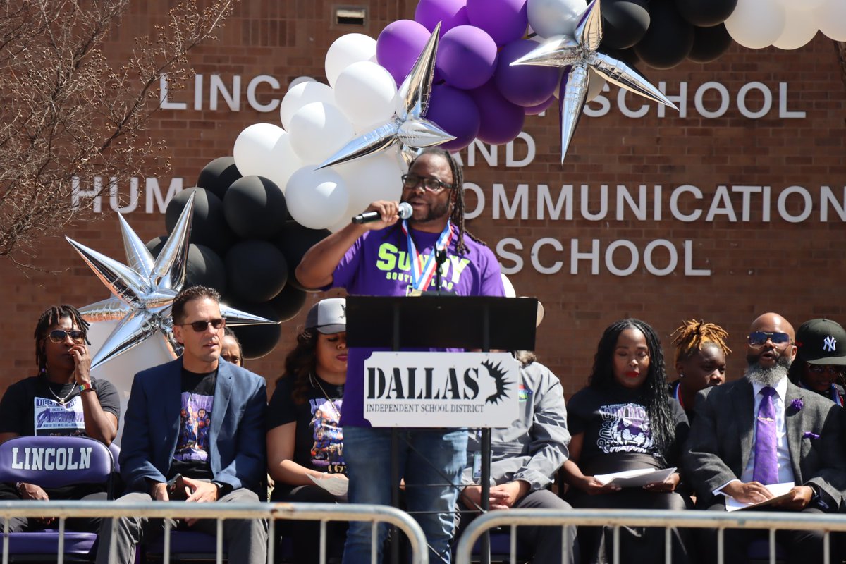 🏆🐯💜Dallas showed up and showed out for our state champs - the Lincoln High School Lady Tigers!