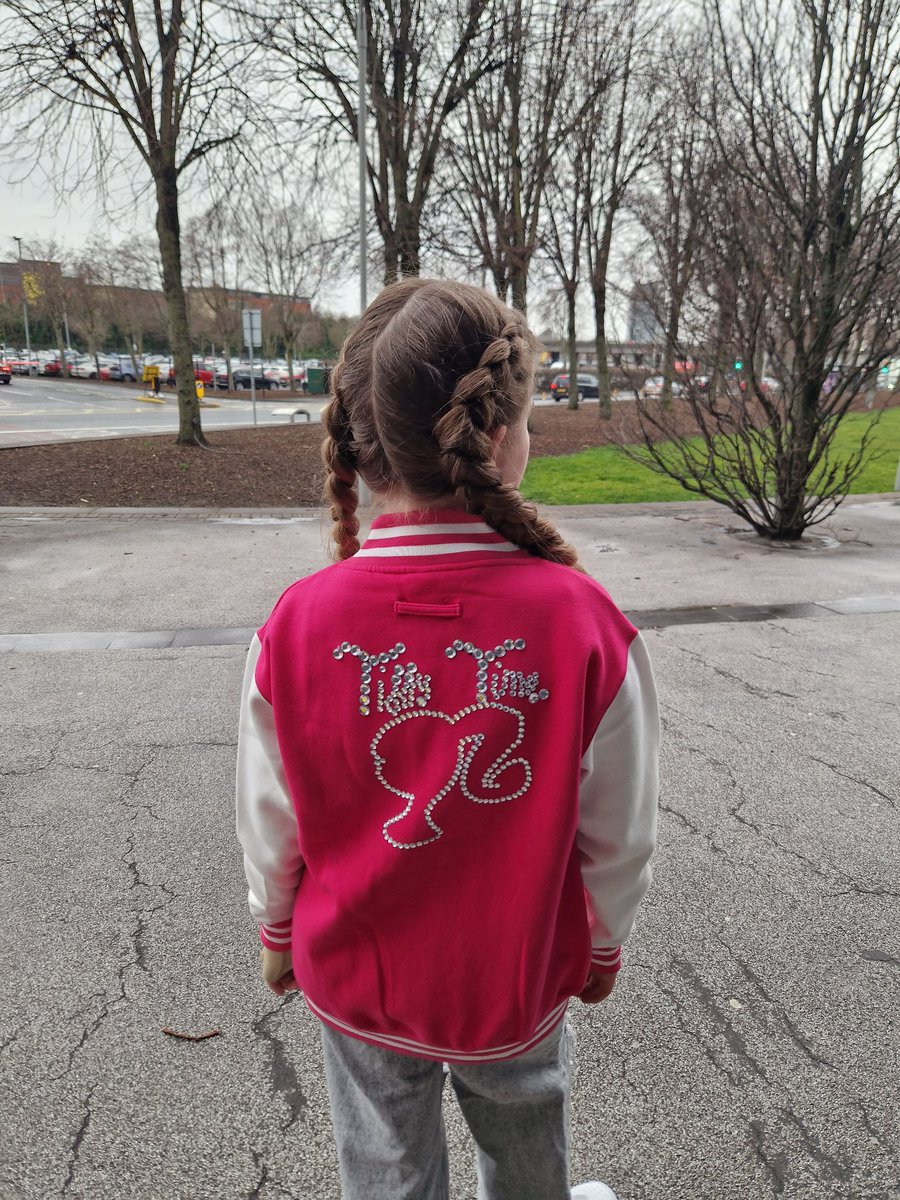 VickyBicky's tweet photo. #WWEBelfast It's Tiffy Time Y'all 💕 https://t.co/7D7oJpAI2n