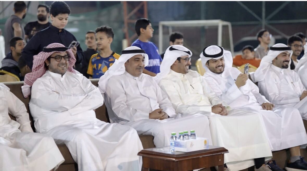 ختام البطولة الرمضانية لكرة القدم التي اقيمت بتاريخ 19 مارس وبحضور السيد/ بشار عبداللة
مدير الهيئة العامة للرياضة بالتكليف وتكريم الفرق الفائزة والحكام والاداريين من قبل اخواني اعضاء مجلس الادارة .
#جمعية_المعلمين_الكويتية