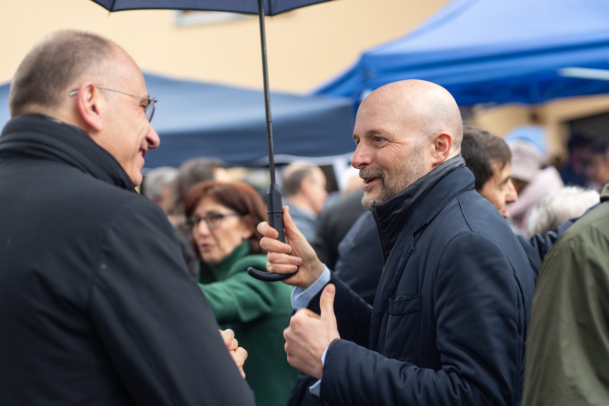 Fondazione Comunità Novarese ef (@fcn_onlus) on Twitter photo Il Presidente #Maggi, ha partecipato all'inaugurazione di Casa Fregonara, residenza per 11 persone con #disabilità e nuova #sede di #Anffas #Novara. La residenza è stata donata dalla famiglia Fregonara ma i lavori di ristrutturazione sono stati possibili grazie a <a href="/FondCariplo/">Fondazione Cariplo</a>. Il Presidente #Maggi, ha partecipato all'inaugurazione di Casa Fregonara, residenza per 11 persone con #disabilità e nuova #sede di #Anffas #Novara. La residenza è stata donata dalla famiglia Fregonara ma i lavori di ristrutturazione sono stati possibili grazie a <a href="/FondCariplo/">Fondazione Cariplo</a>.